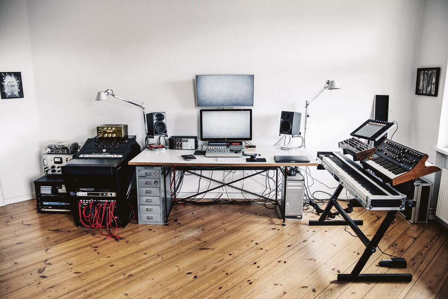 Studio Setup In A Tiny Room 